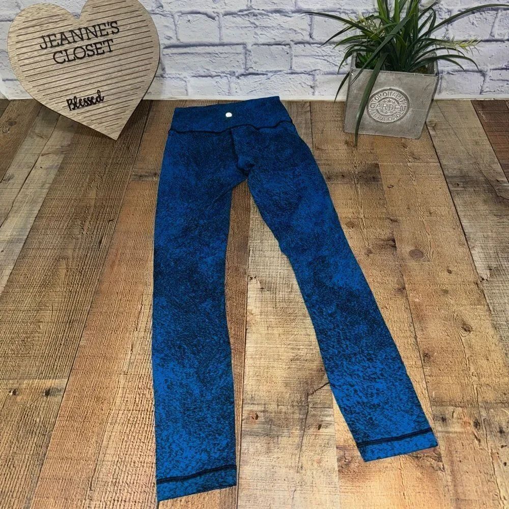 Lululemon Wunder Under Pant III
Luon Spray Jacquard Shocking Blue Black